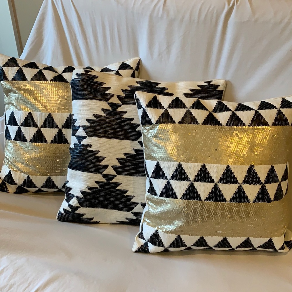 Set of 3 pillows